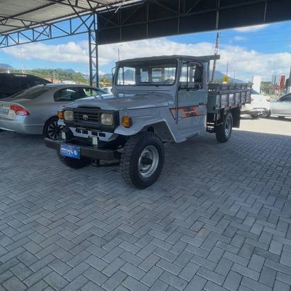 TOYOTA BANDEIRANTE 4.0 OJ55LP-BL3 4X4 CS DIESEL 2P MANUAL